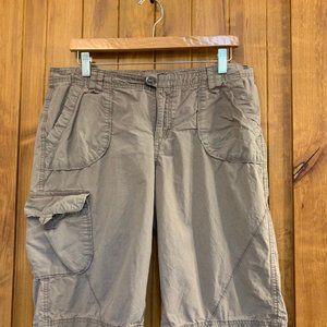 Columbia Women's Khaki Cargo Shorts, size 12/14